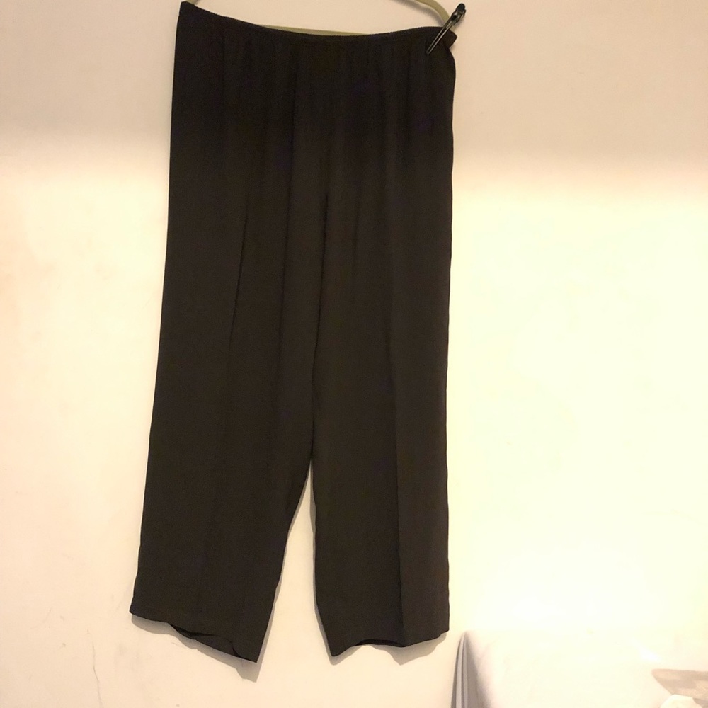 Exclusively Misook Black Pants Women’s 3 Petite